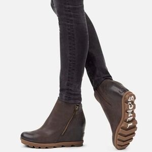 SOREL JOAN OF ARTIC WEDGE ZIP BOOTIE SIZE 11